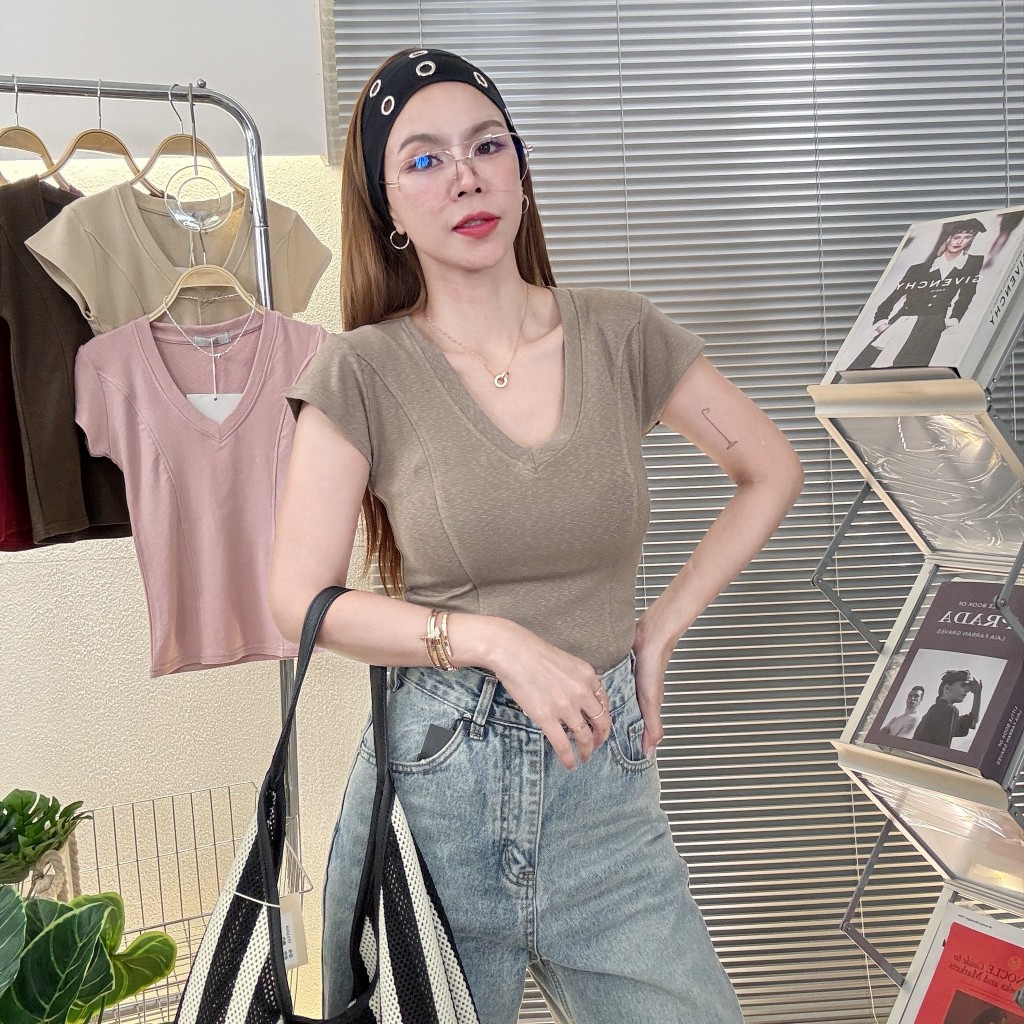 177-178-183 Priao Jai (เพรียวใจ) เสื้อยืดแขนสั้น คอวีต่อข้าง ทรงสลิม เข้ารูป ผ้าCloudy (คลาว ดี้)