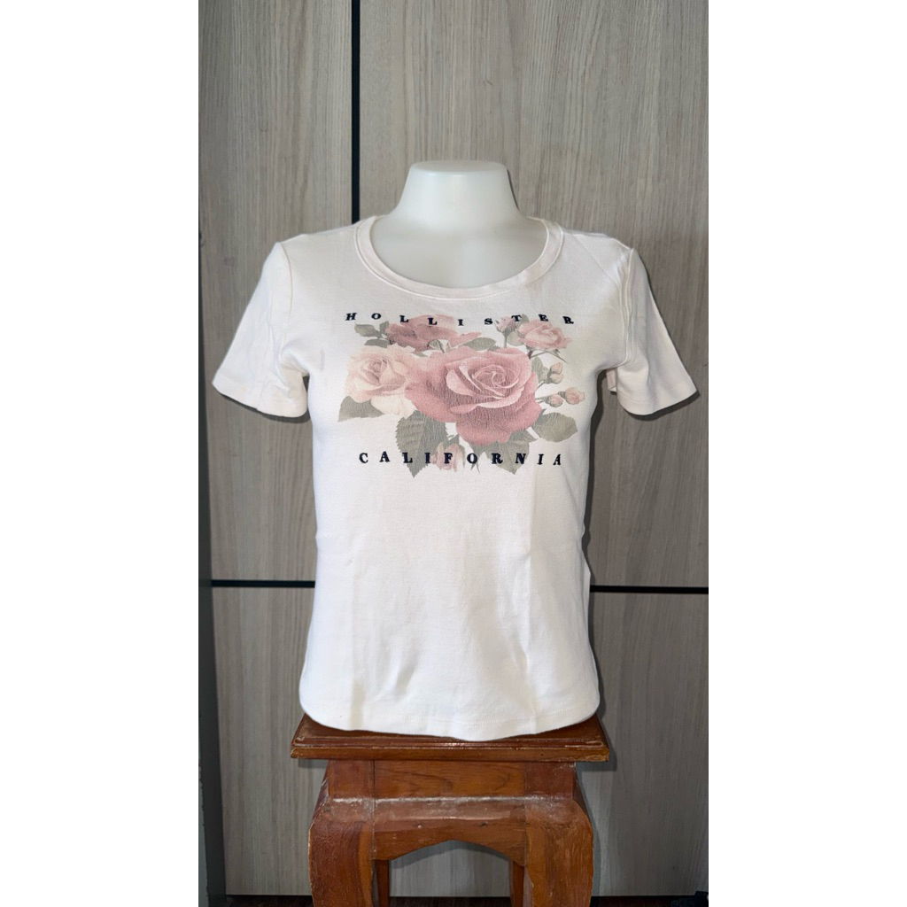 เสื้อยืด HOLLISTER (ไซส์ XS)