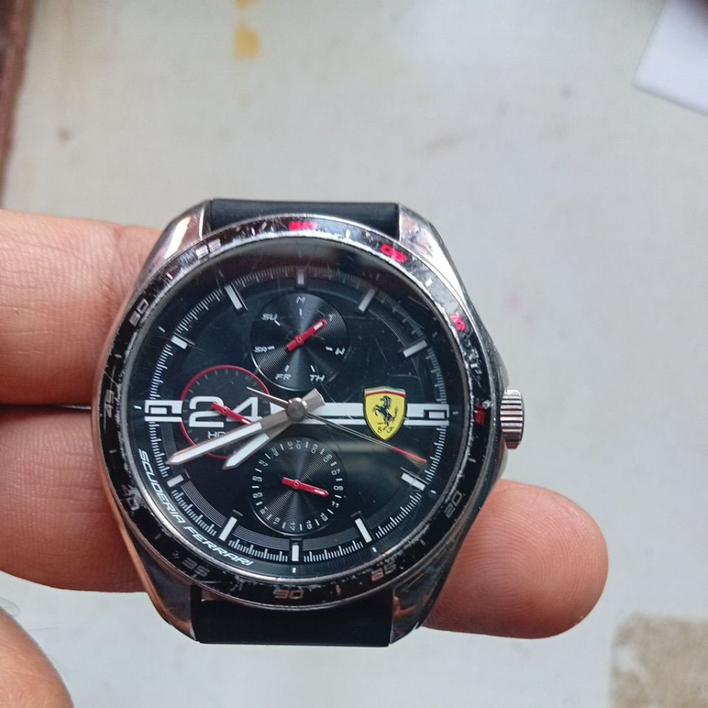 นาฬิกา Ferrari มือสอง
