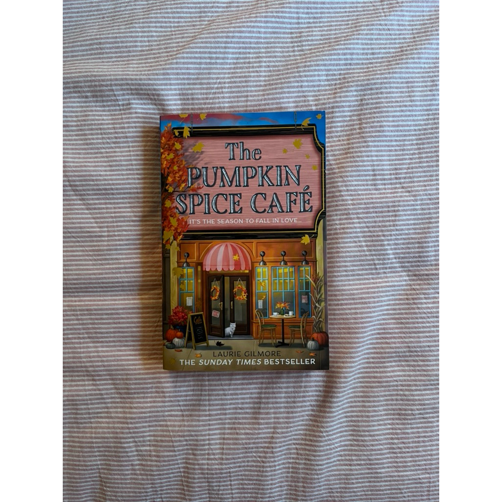 the pumpkin spice cafe || Laurie Gilmore