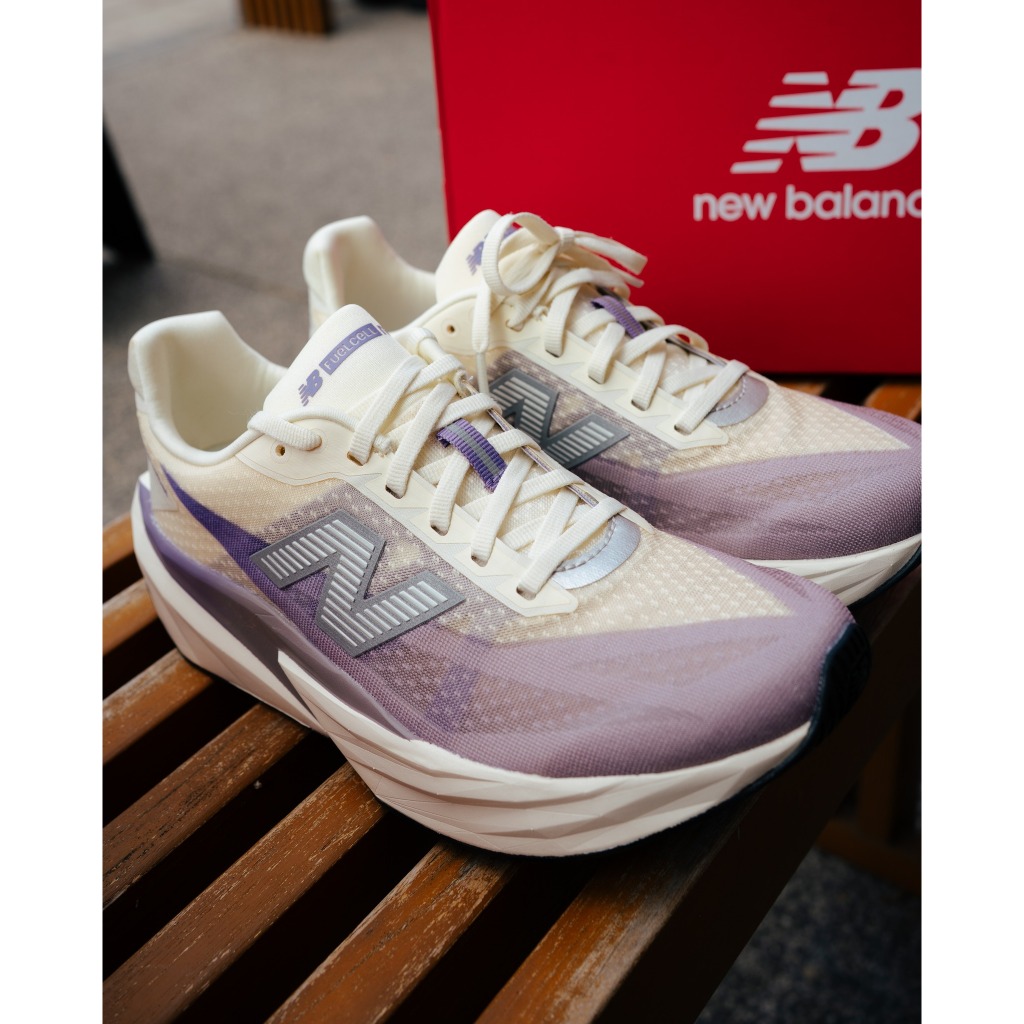 NEW BALANCE FUELCELL REBEL V5 (WOMEN) รองเท้าวิ่งถนนผู้หญิง