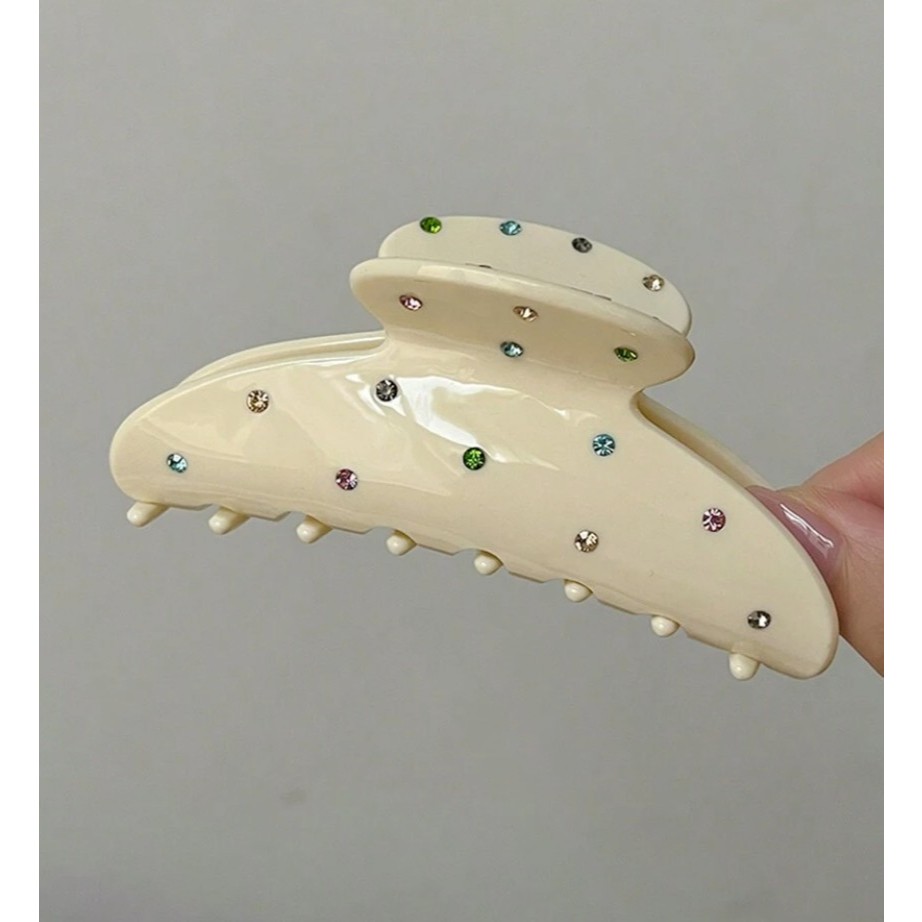 kym.vibes - iris hair claw กิ๊บหนีบผมสีขาวแต่งด้วย rhinestone