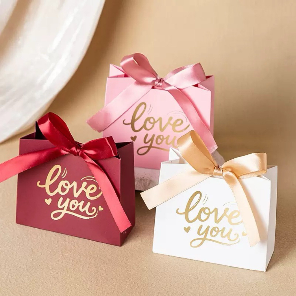 ถุงใส่ของขวัญ valentine love แฟน พร้อมโบว์ผูก ขนาด 11.5x10x4.5cm 🎀