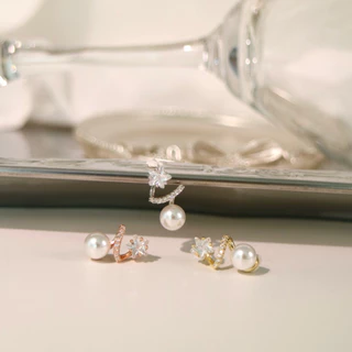 Socrush.bkk | SWIRLY STAR earrings | SE-049 | ต่างหู มุก ดาว เพชร