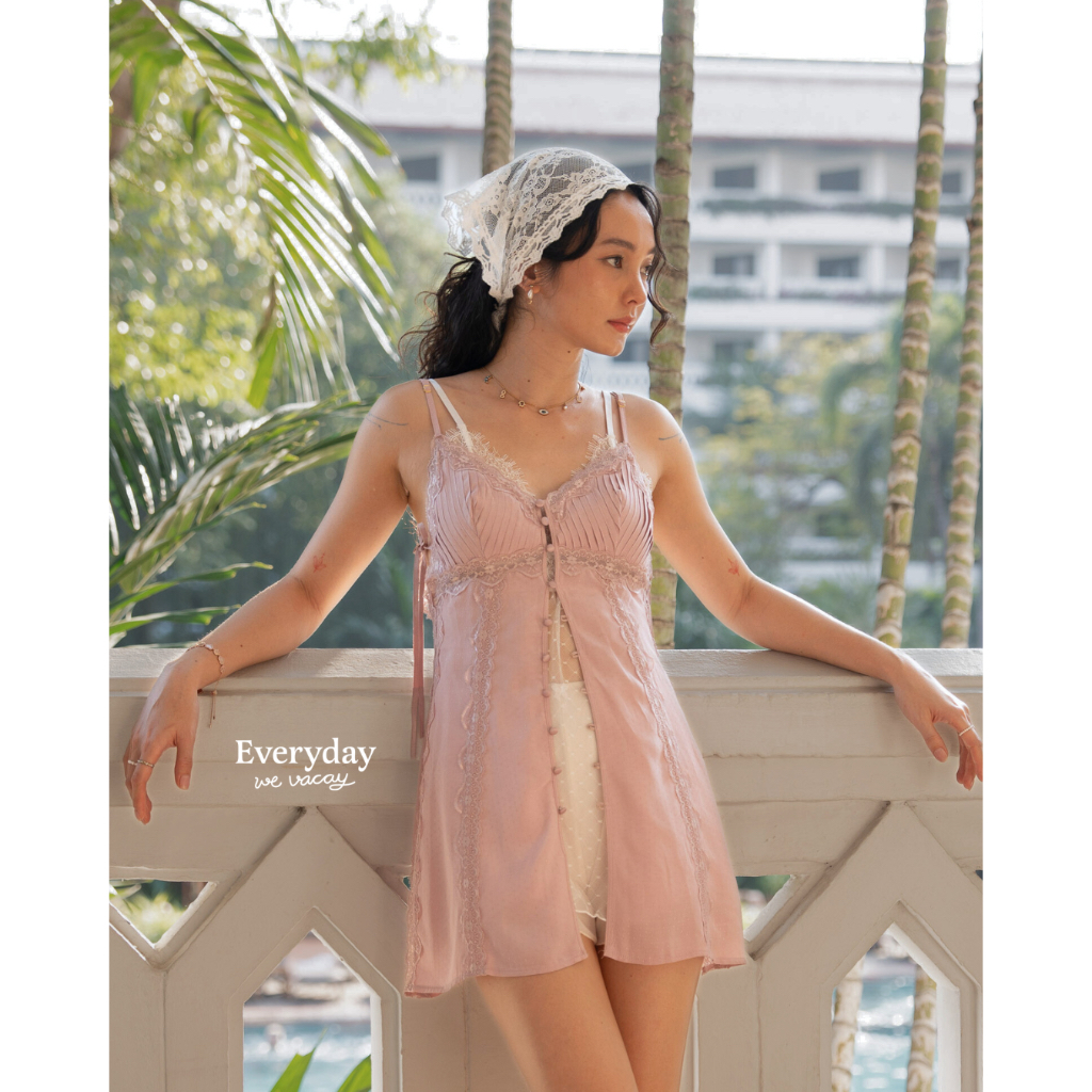 Everyday.We.Vacay - Haven Top [พร้อมส่ง] เสื้อสายเดี่ยว ฟรี บราซิลิโคน