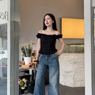 Florea top : เสื้อแขนตุ๊กตา เย็บจีบหน้าอก ตีเกล็ดหน้าเข้ารูป แต่งกระดุมปั้ม ผ้าปักลายดอกไม้ KN.Clothes