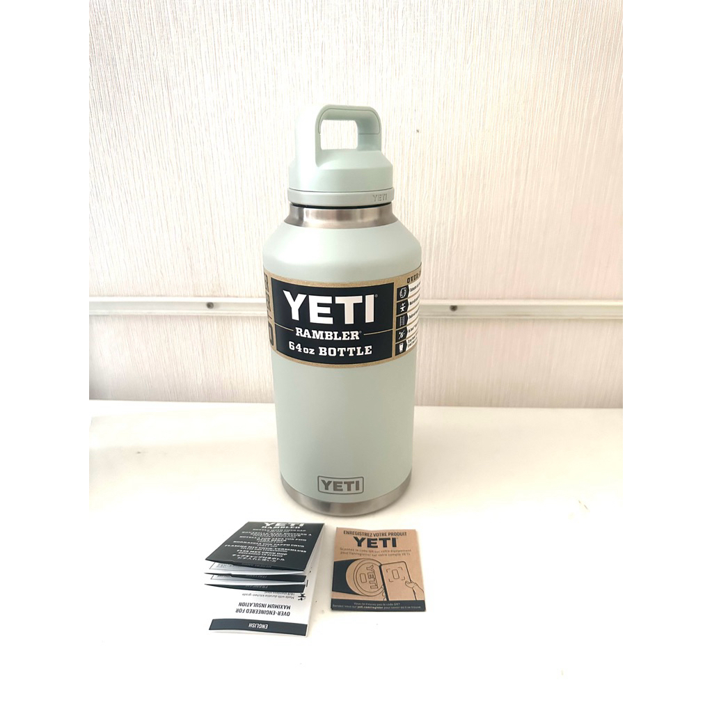 YETI Rambler 64 oz Bottle with Chug Cap กระติกน้ำเยติของแท้ 100% นำเข้าจาก USA เก็บความเย็นยาวนาน จุใจ 1.9 ลิตร
