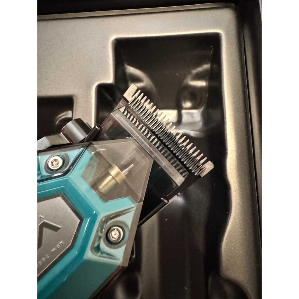 VGR vgr600 vgr900 ปัตตาเลี่ยนตัดผม ( มีแบบลับคม )มาพร้อมกับกันขอบ ทิมเมอร์ ฟันเซรามิค มีจอบอก%แบต 7000รอบ ราคา ถูกที่สุด ดีลบีเคเค แกลเลอรีภาพที่ 6