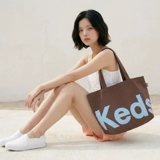 KEDS กระเป๋ามีซิป รุ่น THE KEDS BAG สีช็อกโกแลต บลูเบอร์รี่ ( KS26ACB01027 )