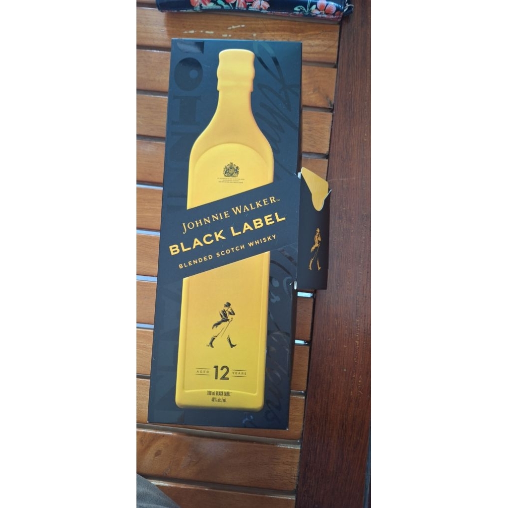 กล่องกระดาษเปล่าของjohnnie walker