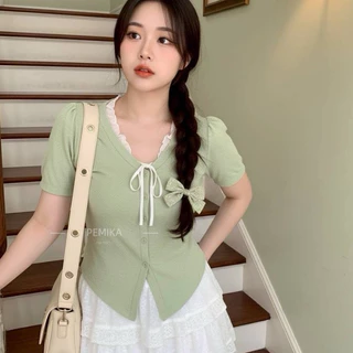 C83💐เสื้อยืดครอปสาวอวบ XXXXXL ดีไซน์คอวีแต่งระบายสไตล์คุณหนู ชายเสื้อดีไซน์แบบ Pointed Hem ช่วยเน้นช่วงเอวให้ดูคอดกิ่ว