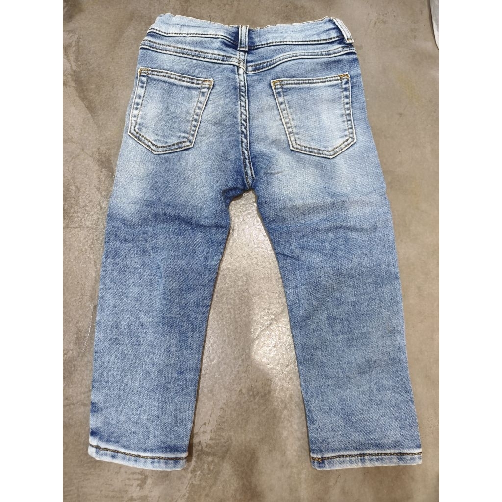 กางเกงยีนส์ขายาว ยี่ห้อ H&M ไซส์ EUR 92 (มือสอง)