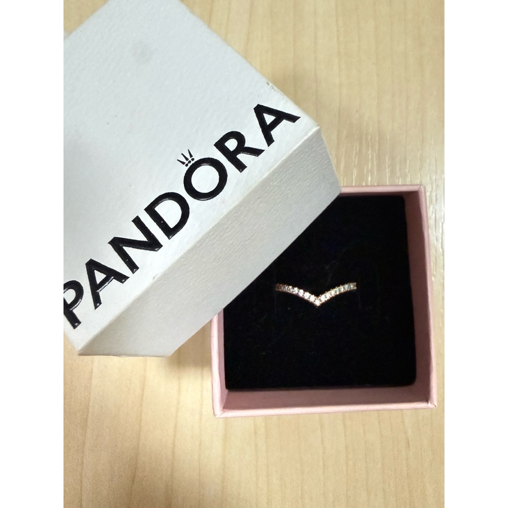 แหวน Pandora รุ่น Sparkling Wishbone Ring (แท้ 100%)