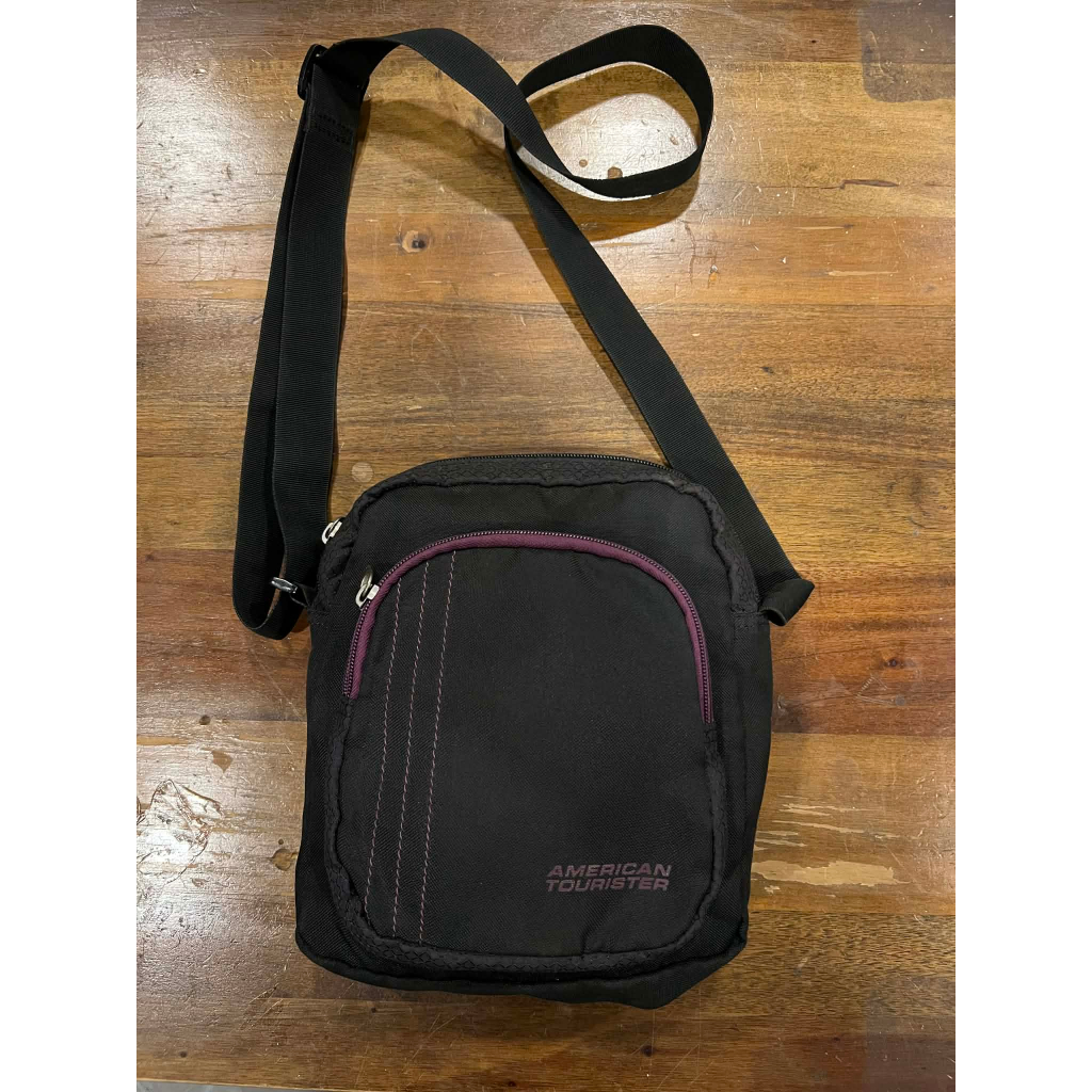 กระเป๋าสะพายข้างAmerican Tourister