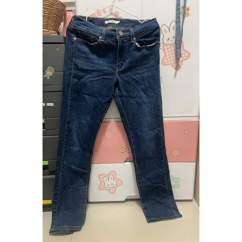 ส่งต่อ กางเกงยีนส์ผ้ายืด ผู้หญิง แบรนด์Levis แท้ M-L มือสอง