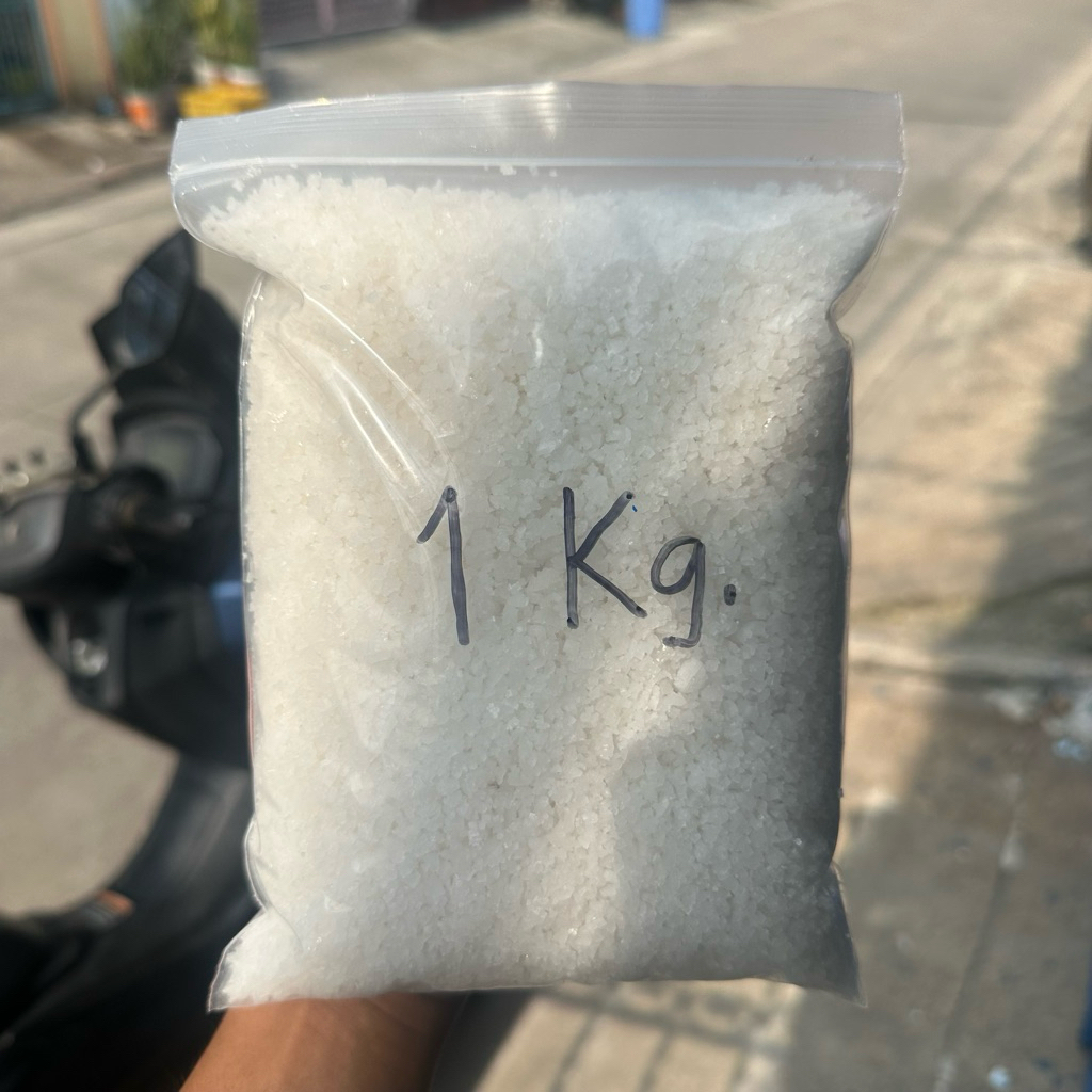 เกลือเม็ด น้ำหนัก 1 กิโลกรัม ขาวสะอาด ไม่ผสมไอโอดีน ใช้ปรับสภาพน้ำ ใส่ตู้ปลา มาริโมะ