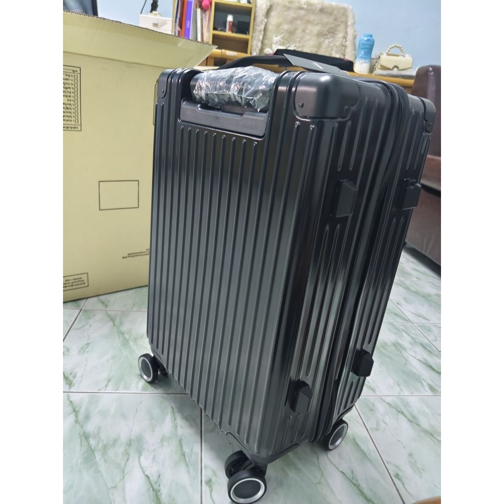 กระเป๋าเดินทาง Caggioni รุ่น 66007 ขนาด 20 นิ้ว สีดำ