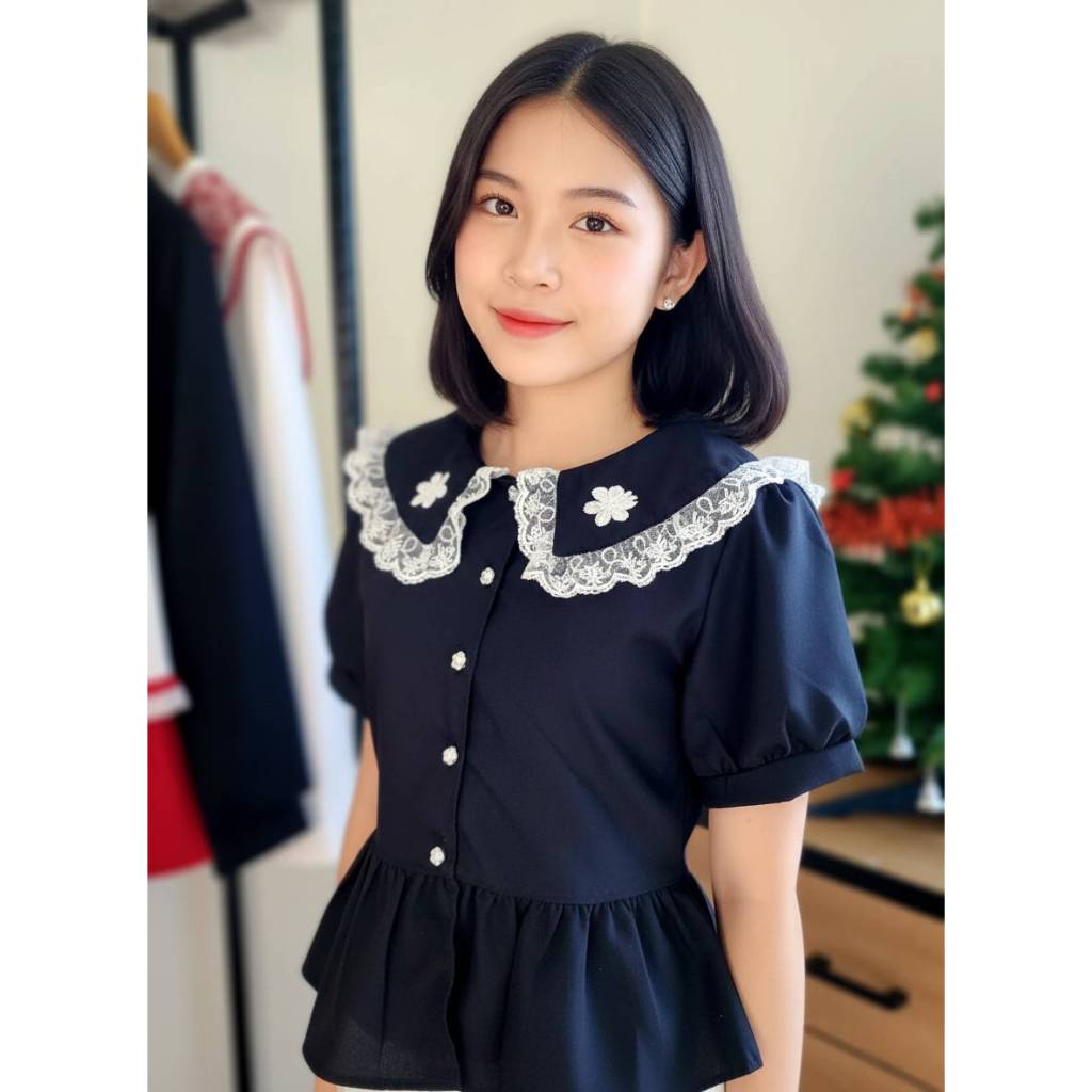 อก34-54 นิ้วเสื้อสีดำแขนสั้นเอวระบาย แต่งปกคอลูกไม้ ผ้าไหมอิตาลี