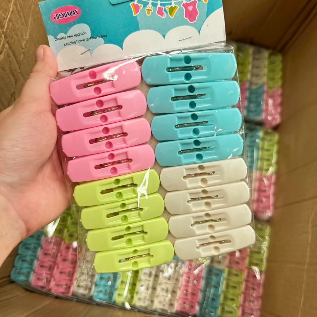 [ขายยกโหล12แพ็ค] กิ๊บหนีบผ้า ไม้หนีบผ้า หนีบผ้า 1แพ็ค16ตัว คละสี (ได้192ตัวหนีบ)