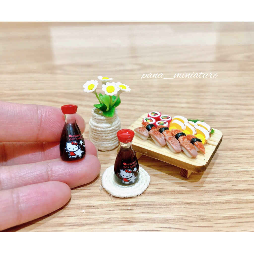 โมเดลขวดโชยุจิ๋ว สกรีนคิตตี้ น่ารักมาก ขนาดสูง 2.2 cm. ราคา/ชิ้น