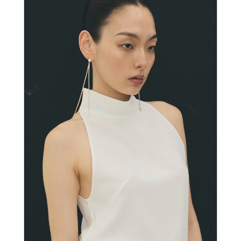 (ขาว ดำ S พรีออร์เดอร์ 15-20วัน) AOP Archive - Halterneck Top (มี2สี) เสื้อแขนกุด คอปีน/คอกลม ใส่ได้