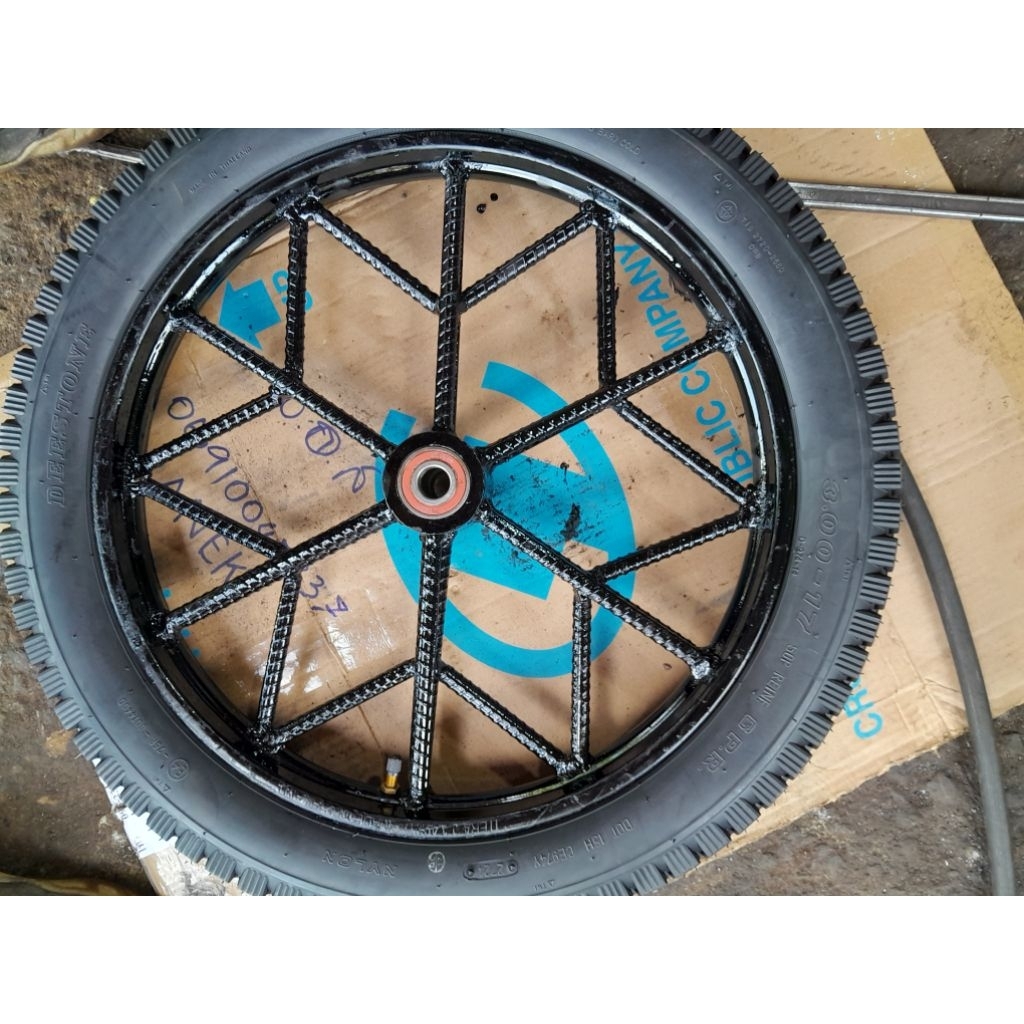 ล้อพ่วงข้างขอบ17/1.4นิ้วแบบพร้อมยาง275/17(ดอกสิบล้อ)รับงานหนักได้ทนทานดุมล้อเหล็กหนามีให้เลือกหลายแบ