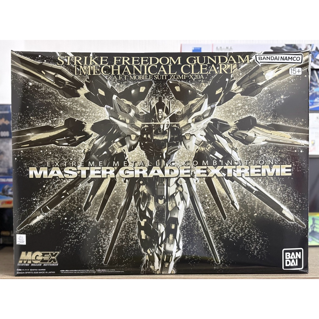 MG EX Strike Freedom gundam Clear *กล่องไม่สวย