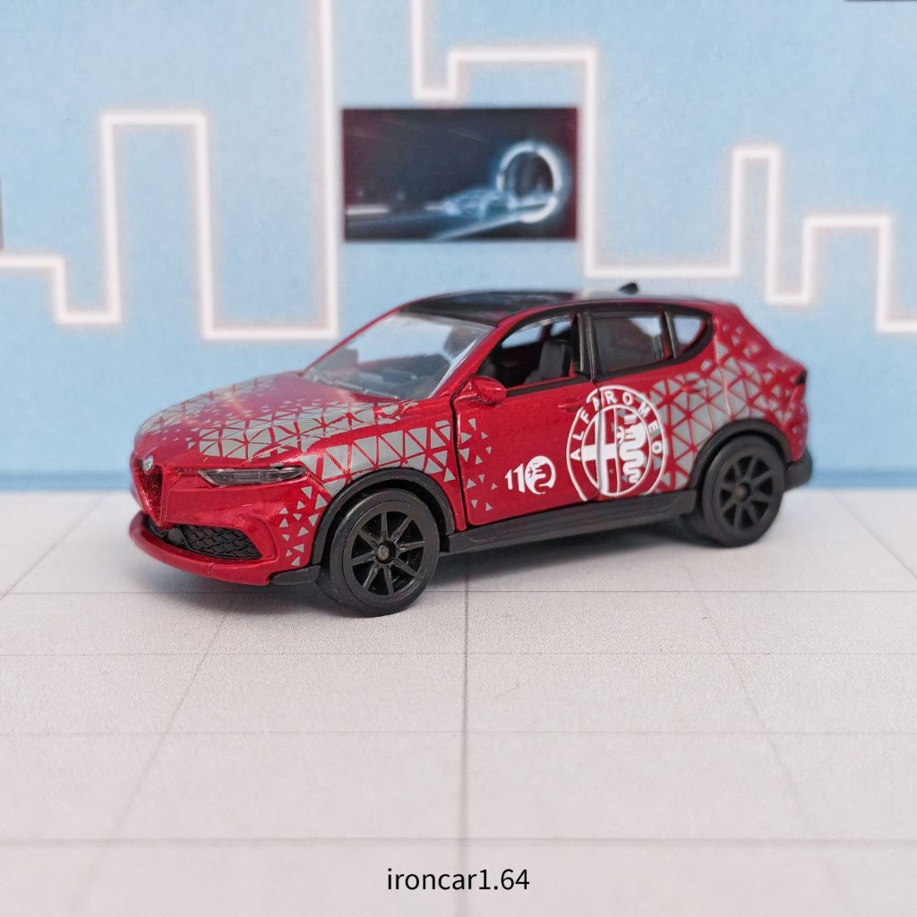 โมเดลรถ majorette alfa romeo tonale สีแดง