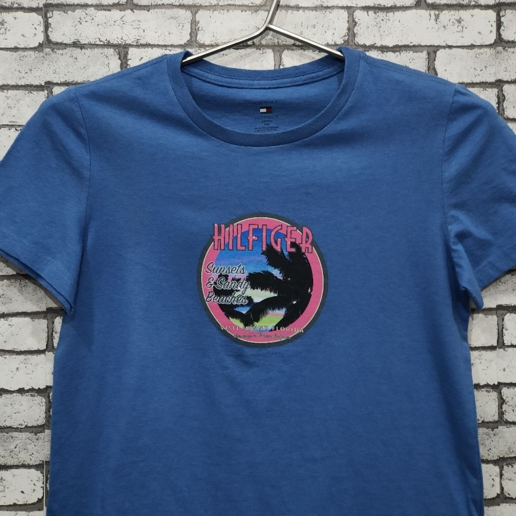 🔥Tommy Hilfiger Y2K style t-shirt