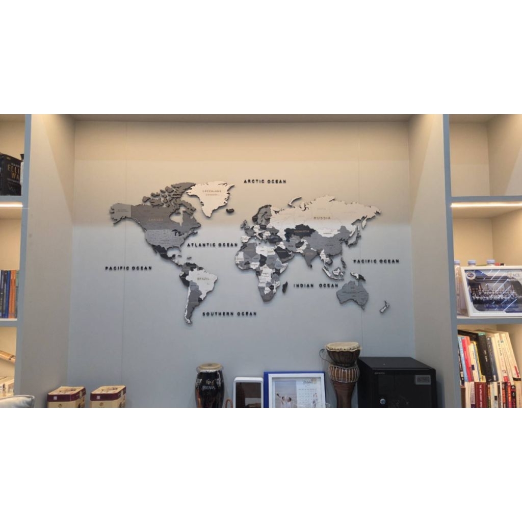 แผนที่โลกไม้ 3D ติดผนัง สีเทาดำ ไซส์ L (W190xH100cm.)