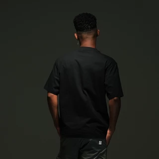 DAVIE JONES [BLK STREET] เสื้อยืดผู้ชาย Graphic Oversized Fit T-Shirt สีดำ WA0309