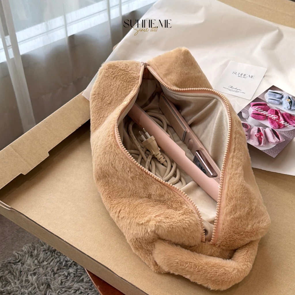 Sunne.me | Long Fluffy Pouch with handle | กระเป๋าจัดเก็บเครื่องลอนผมและเครื่องหนีบผม ทรงยาวอเนกประสงค์แบบมีหูจับ
