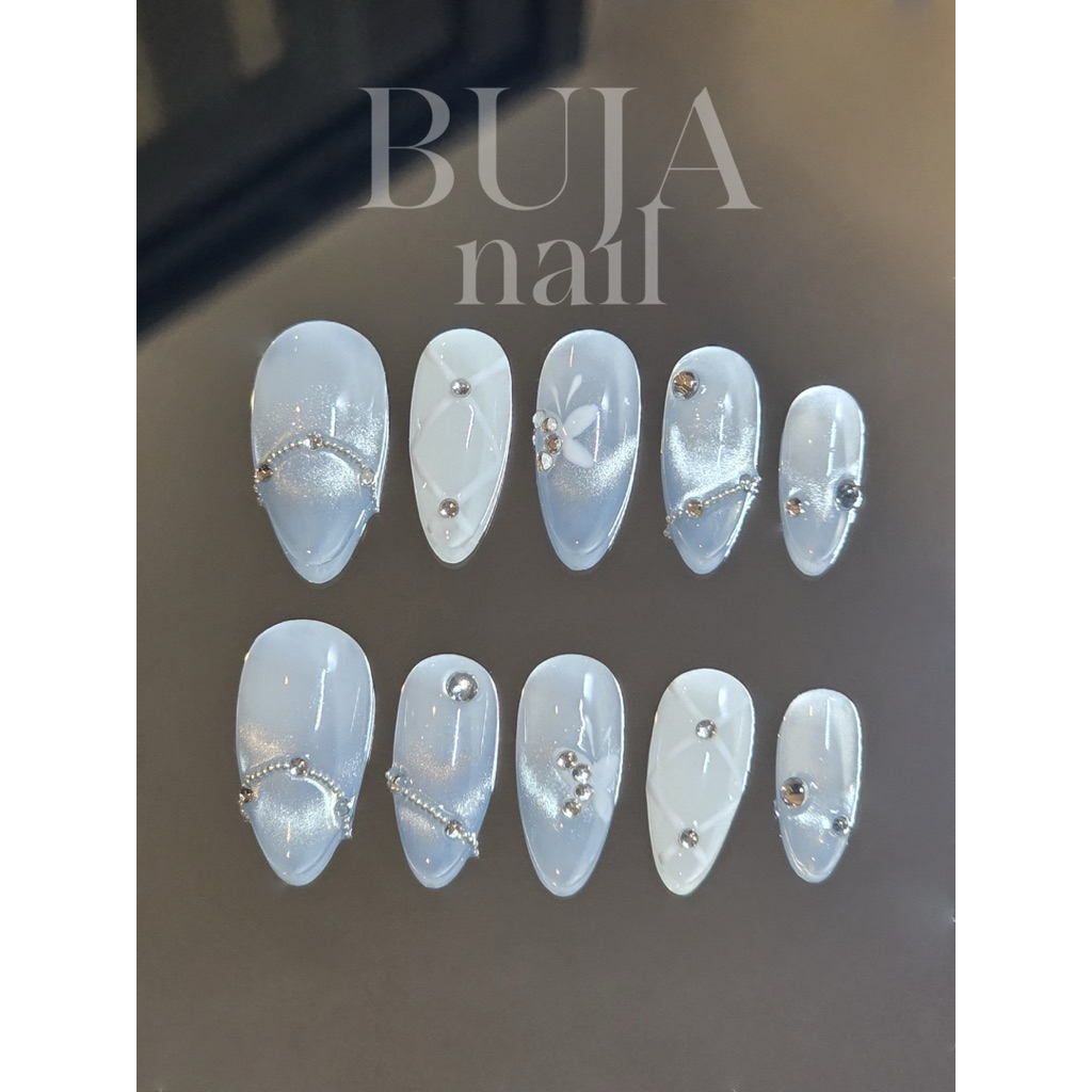 Cinderella 🩵🦋 พร้อมส่ง เล็บปลอมลูกแก้ว Cateye สีฟ้าขาว สุดจะน่าระก โคตรจะเจ้าหญิงเลยเจเจ๊