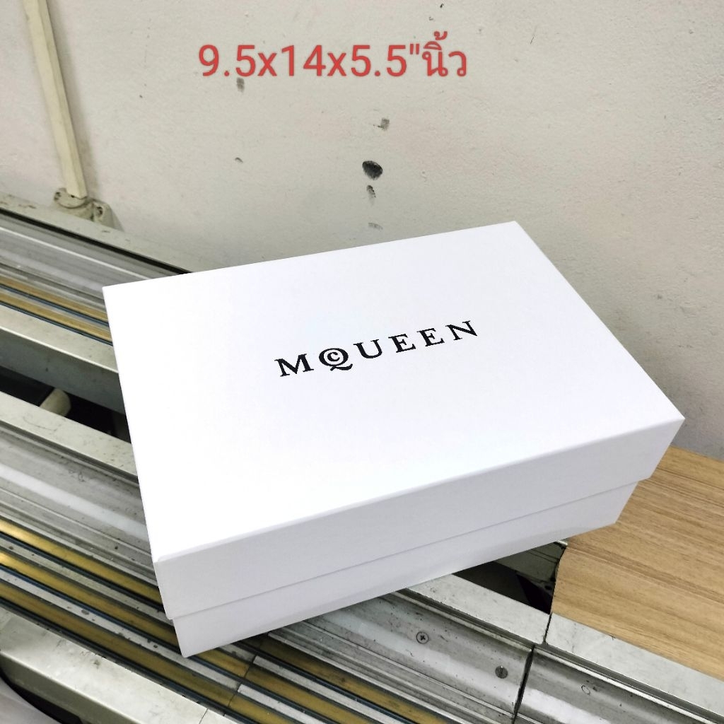 กล่องรองเท้าแบรนด์ Alexander Mcqueen