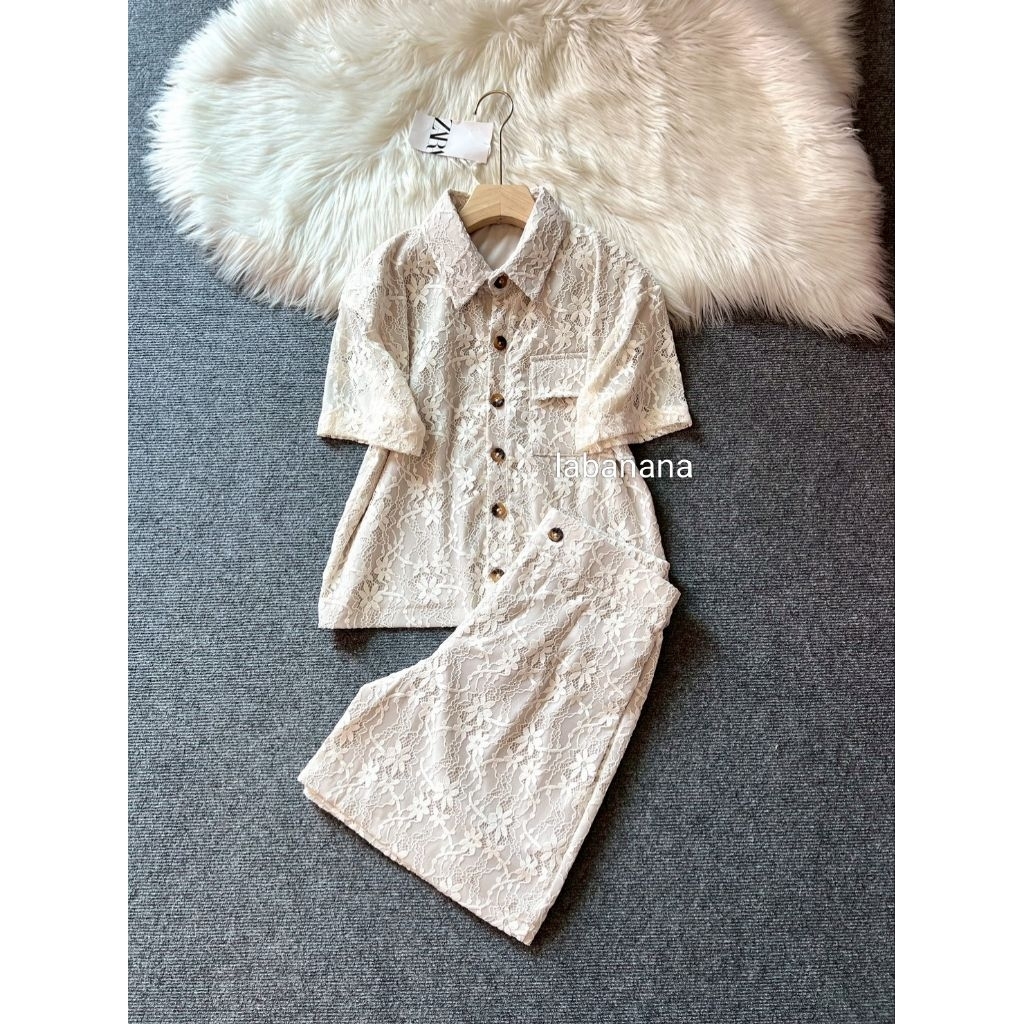 ZARA 💐 ชุดเซ็ท เสื้อครอป คอปกลูกไม้ +ขาสั้น มีซับใน👒