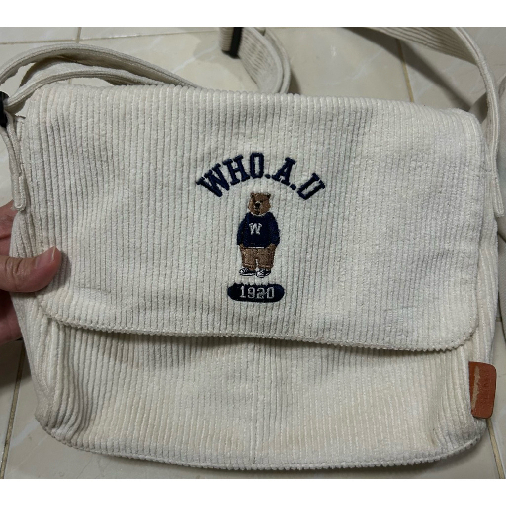 กระเป๋าสะพายแบรนด์เเท้💯WHO.A.U