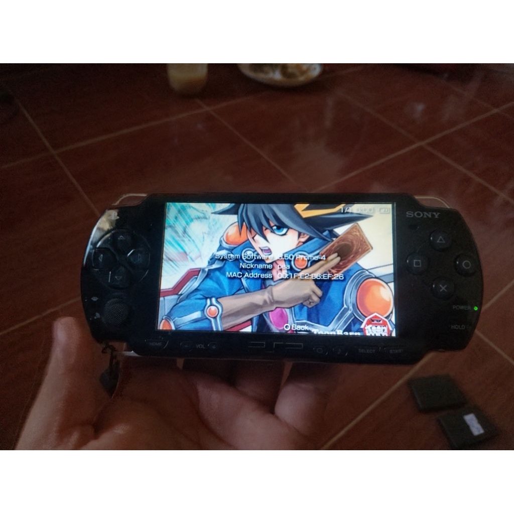 psp 2000  มือ2 ฝาปิดแบตใหม่ แถมเคสใส ฟิลม์ เมม64 แบต สายชาร์จ แบต ครบ เครื่องไม่ได้แปลงและไม่มีเกม