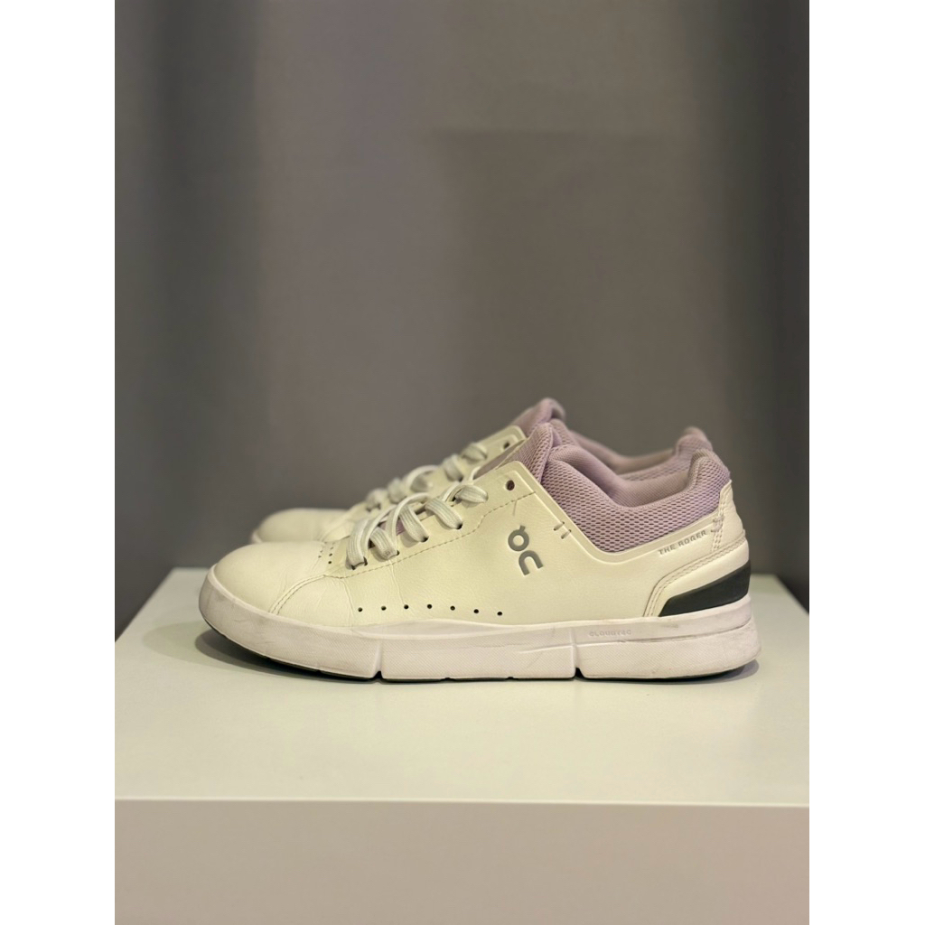 มือสอง On Cloud The Roger Adventure รองเท้า On Cloud สีขาวม่วง