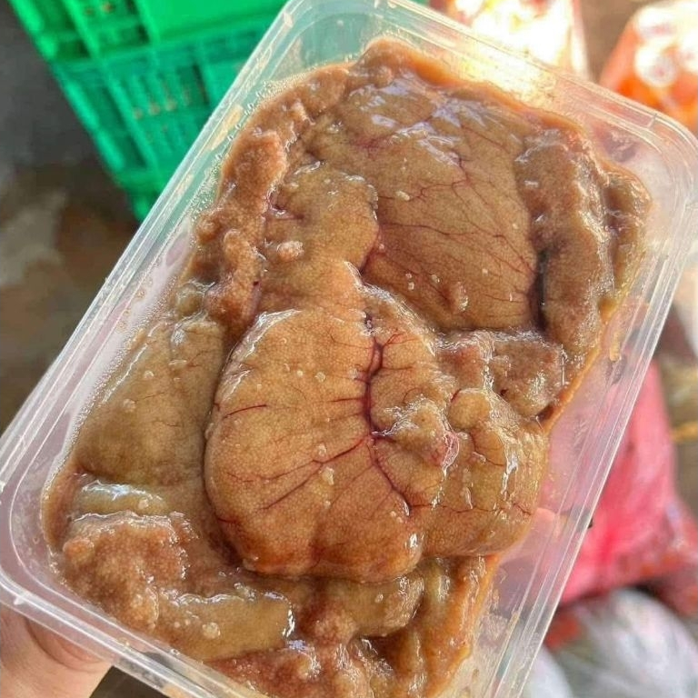 ไข่ปลายี่สก แพ็คละ400-500 กรัม แกะสดๆจากปลา และนำไปแช่แข็ง