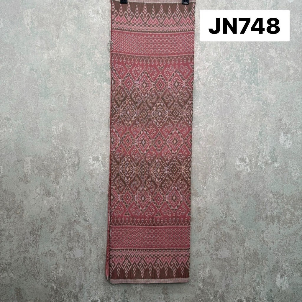 JN748 ผ้าฝ้าย ทอลาย มัดหมี่สไลด์สี สีชมพูกะปิ ขนาด 2 หลา