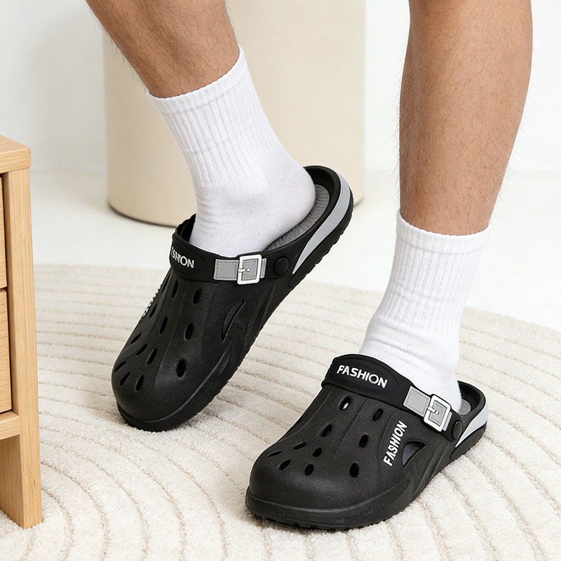 Fshoes รองเท้าแตะผู้ชายรุ่นนี้มีเชือกผูกปรับได้และหัวเข็มขัดโลหะ ผลิตจากวัสดุที่นุ่มและเบา สวมใส่สบาย ด้านบนตก