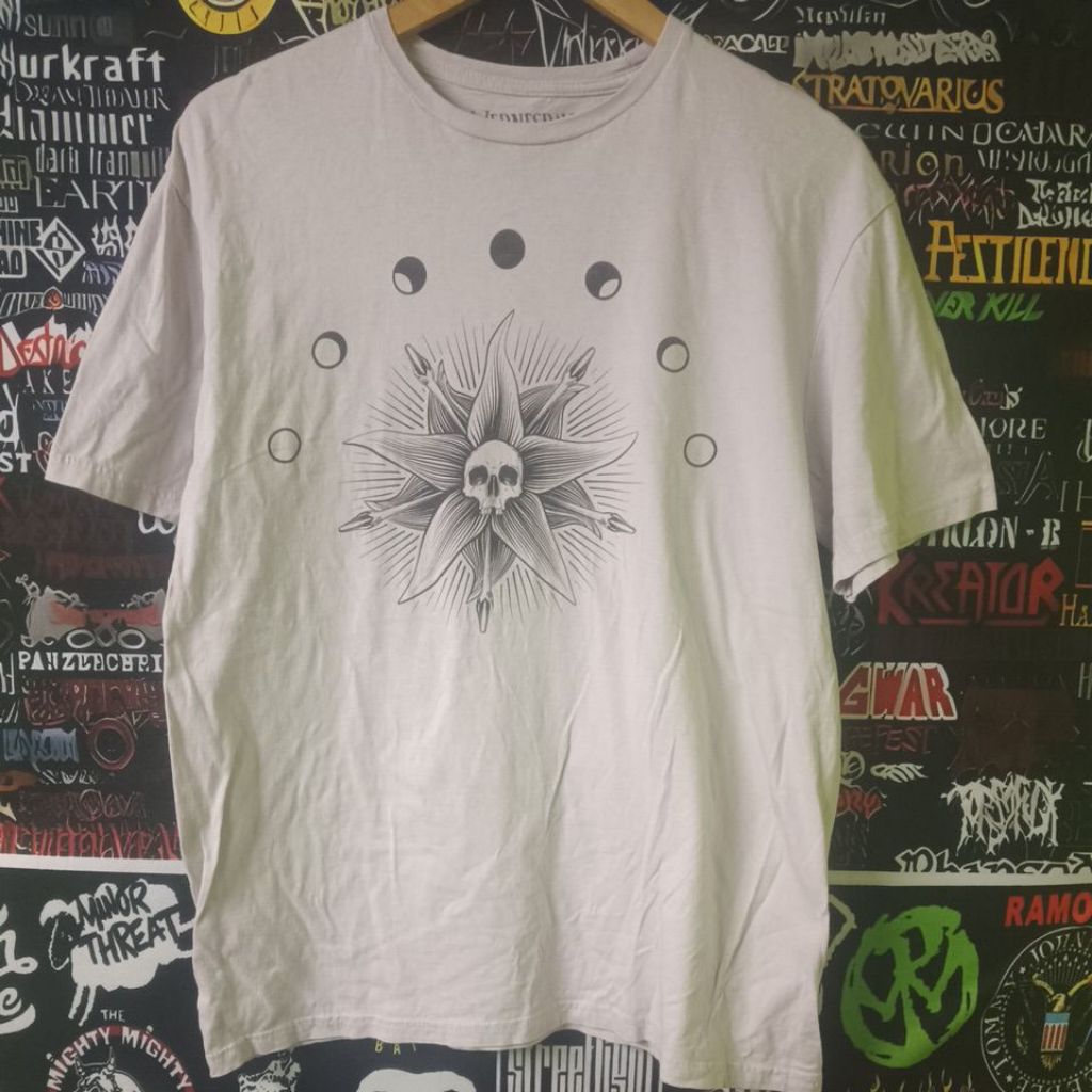 เสื้อยืดมือสอง ต่างประเทศ หนัง Movie WEDNESDAY Size L.อก22/ยาว28