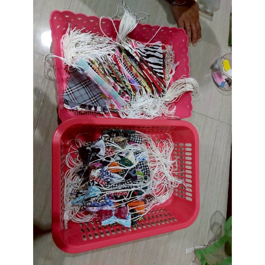 โบว์ + สามเหลี่ยม (คู่) (ตกชิ้นละ 10 บ.) (คละลาย คละแบบ คละไซต์ 6 นิ้ว - 8 นิ้ว )