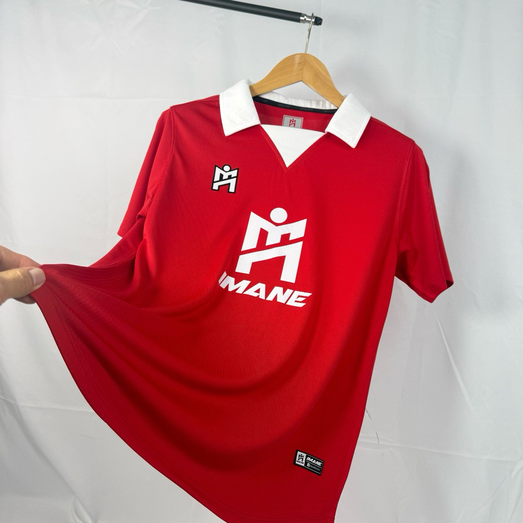 IMANE เสื้อกีฬาคอสีปก พร้อมโลโก้ M (IMANE )กลางตัว IMA1 002