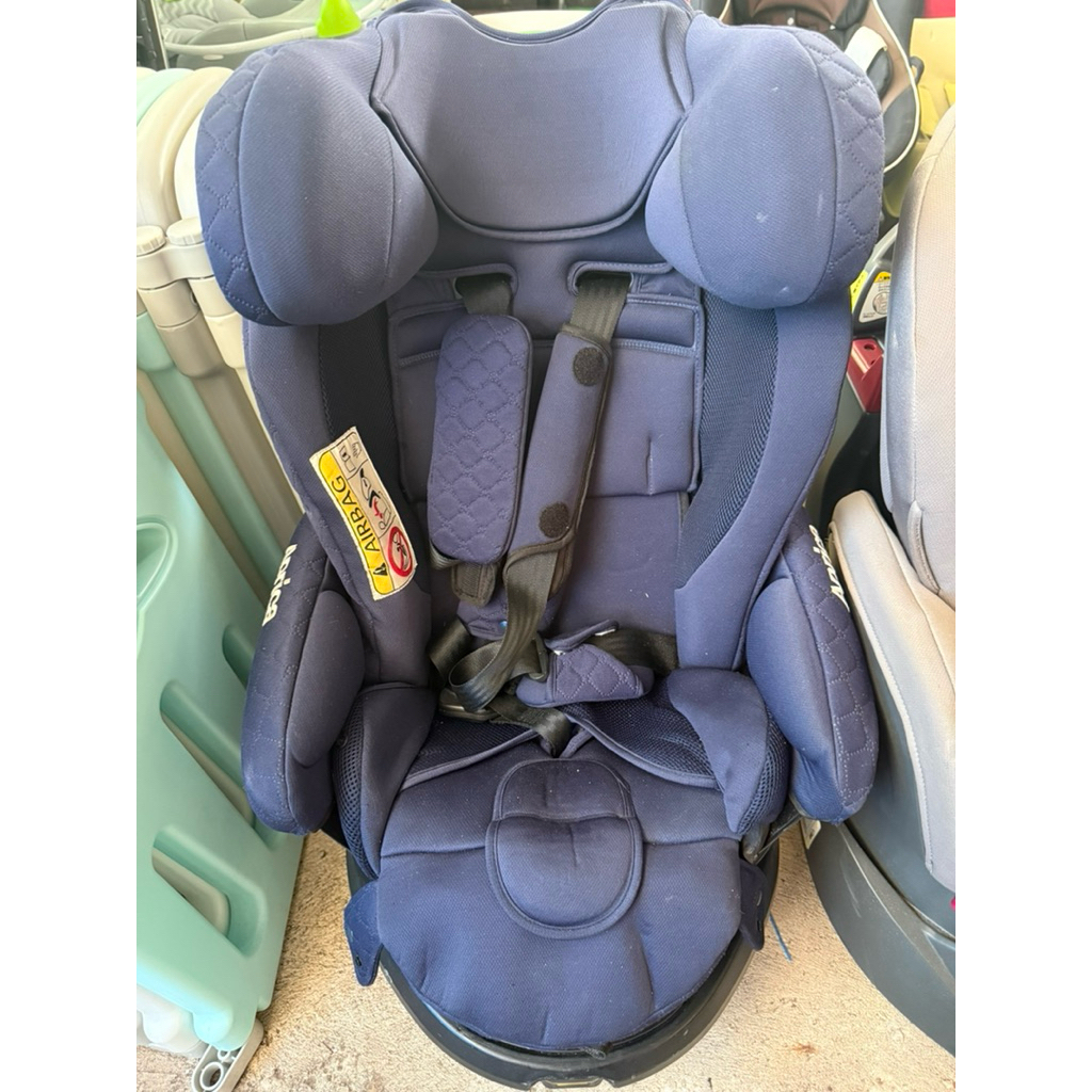 Aprica Fladea Grow ISOFIX สภาพสวย