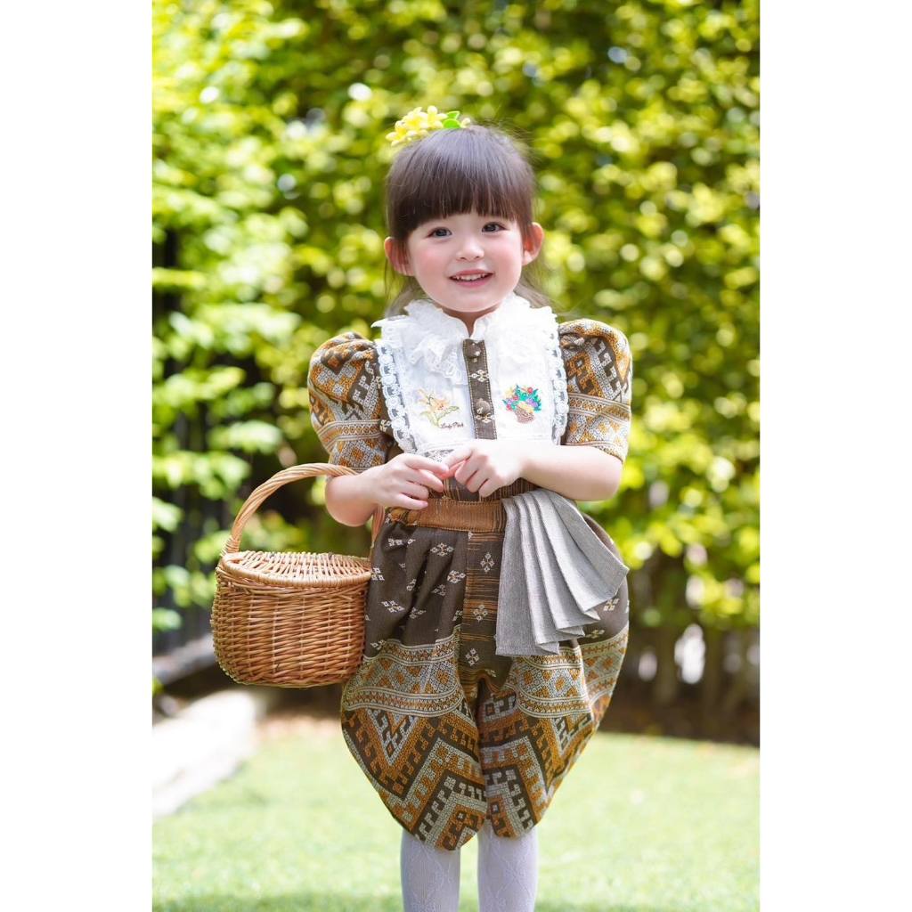 * ~ ข วั ญ อั ป ส ร ~ * มิ่งขวัญของนางฟ้าที่ส่งมาสู่อ้อมกอดของคุณแม่ ชื่อที่แปลว่าผู้เป็นที่รักของนางฟ้า