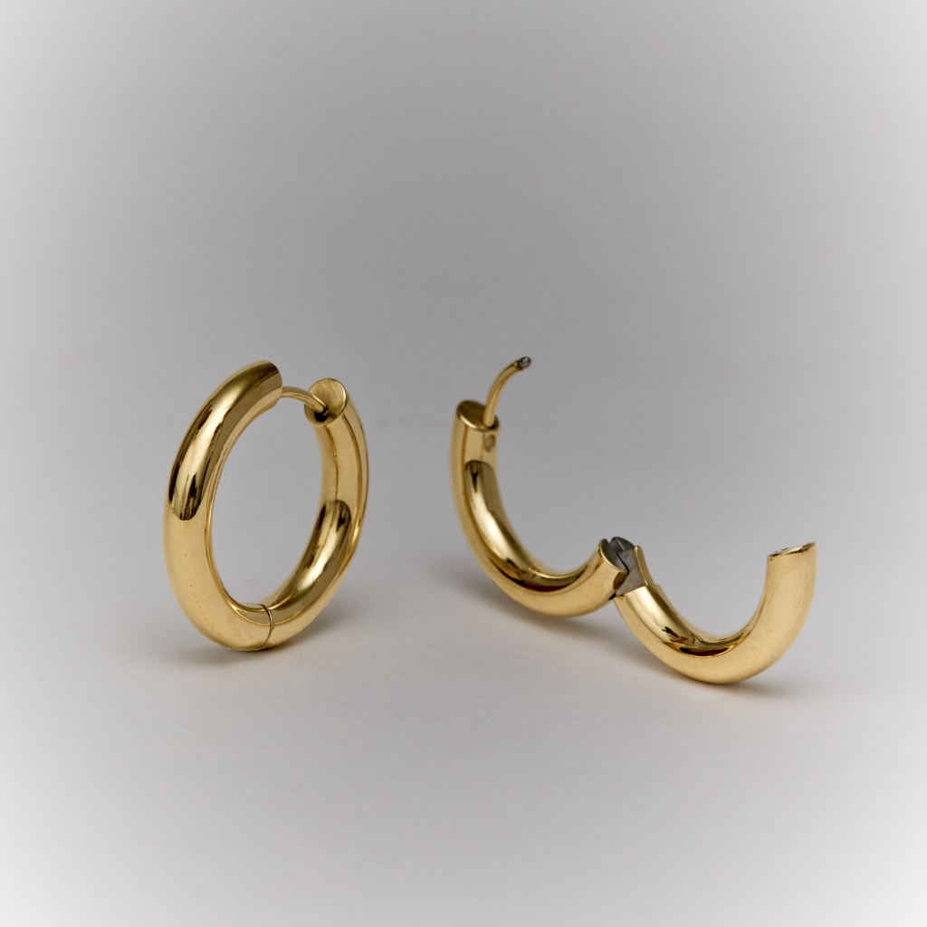 Valichain - Loop Hoop Earring