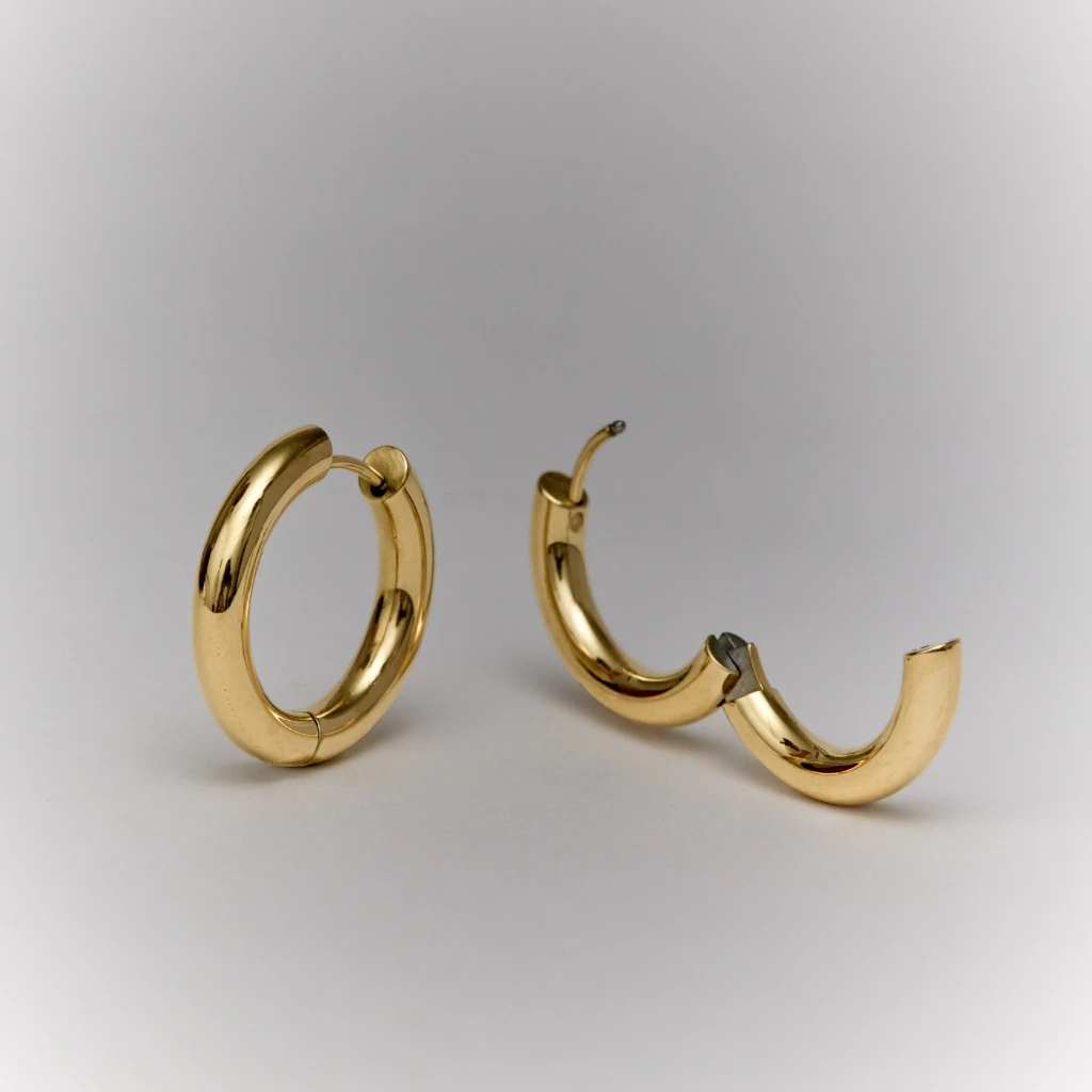 Valichain - Loop Hoop Earring