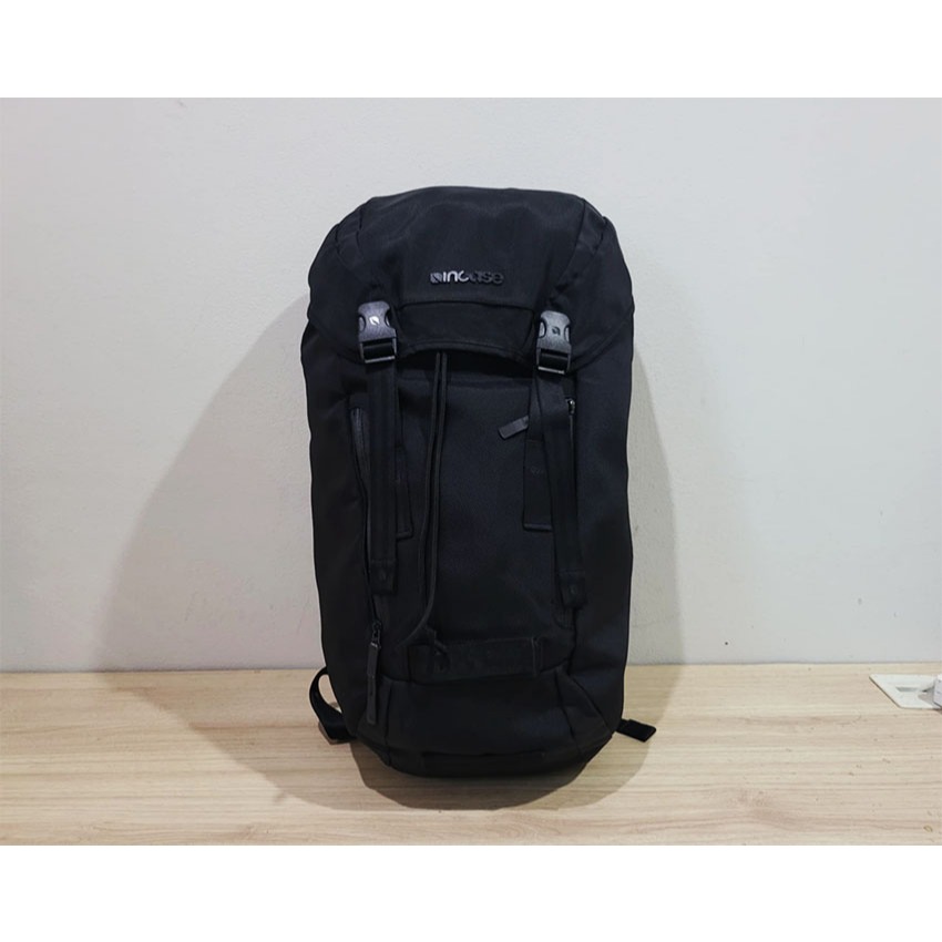 กระเป๋าเป้เดินทาง INCASE ใบใหญ่ ขนาด 33 ลิตร