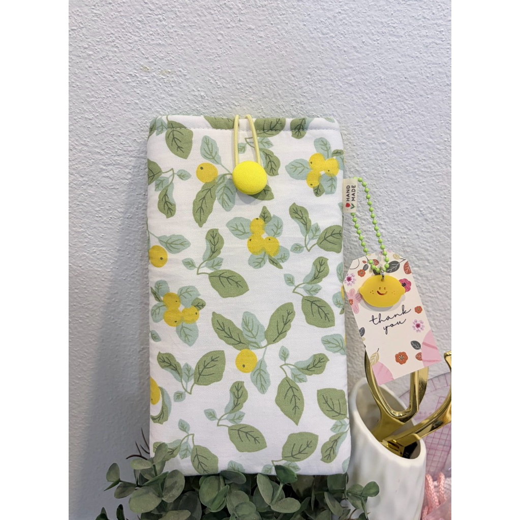 ซองใส่มือถือ กระเป๋าใส่โทรศัพท์ (แถมกุญแจห้อย เลม่อน อะคริลิค)